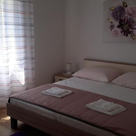 Mini Apartment Petra - Rooms Purple & Green With Kitchen And Garden Dubrovnik Bagian luar foto