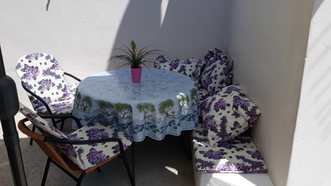 Mini Apartment Petra - Rooms Purple & Green With Kitchen And Garden Dubrovnik Bagian luar foto