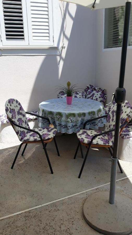 Mini Apartment Petra - Rooms Purple & Green With Kitchen And Garden Dubrovnik Bagian luar foto