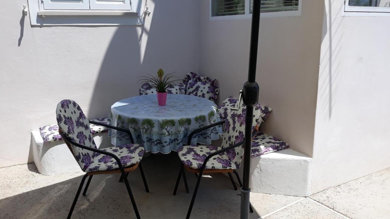Mini Apartment Petra - Rooms Purple & Green With Kitchen And Garden Dubrovnik Bagian luar foto