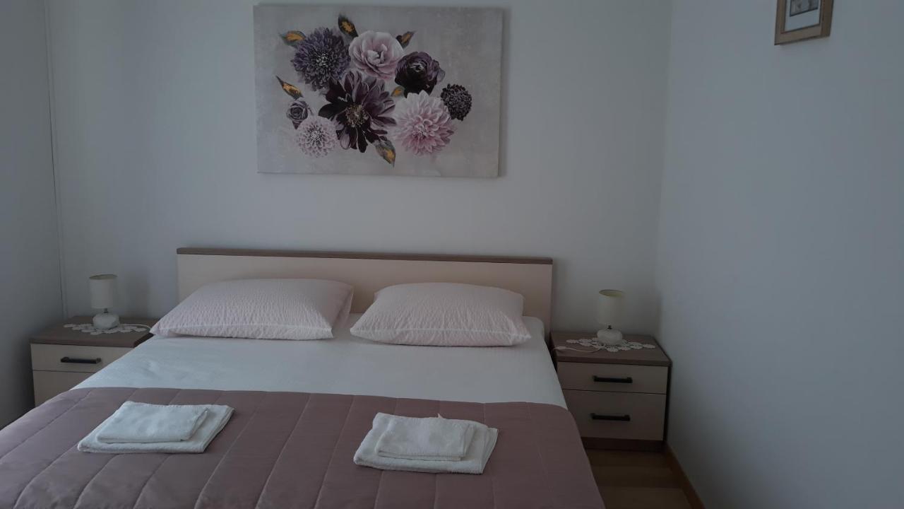 Mini Apartment Petra - Rooms Purple & Green With Kitchen And Garden Dubrovnik Bagian luar foto