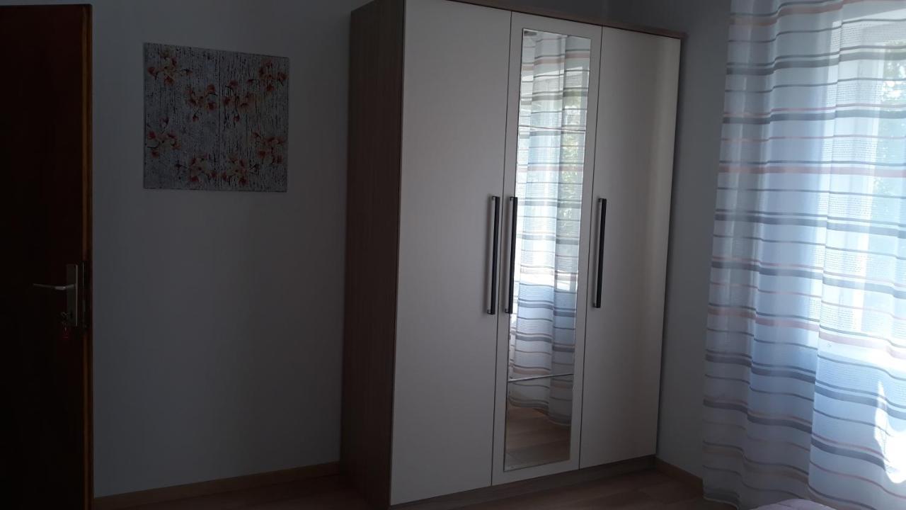 Mini Apartment Petra - Rooms Purple & Green With Kitchen And Garden Dubrovnik Bagian luar foto
