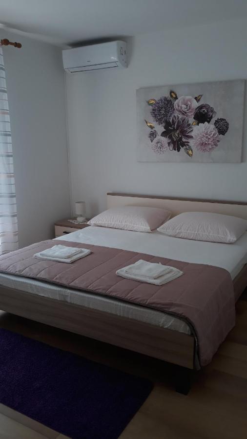 Mini Apartment Petra - Rooms Purple & Green With Kitchen And Garden Dubrovnik Bagian luar foto