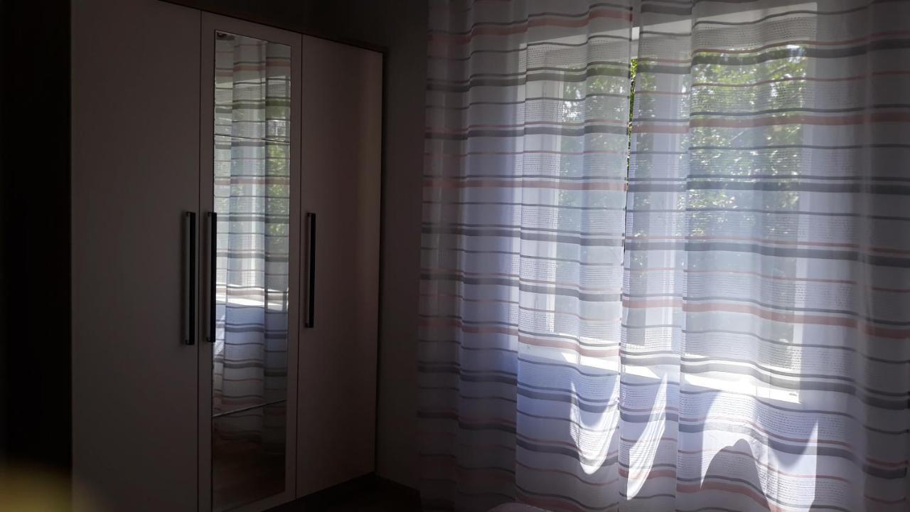 Mini Apartment Petra - Rooms Purple & Green With Kitchen And Garden Dubrovnik Bagian luar foto