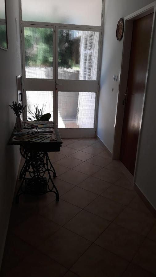 Mini Apartment Petra - Rooms Purple & Green With Kitchen And Garden Dubrovnik Bagian luar foto