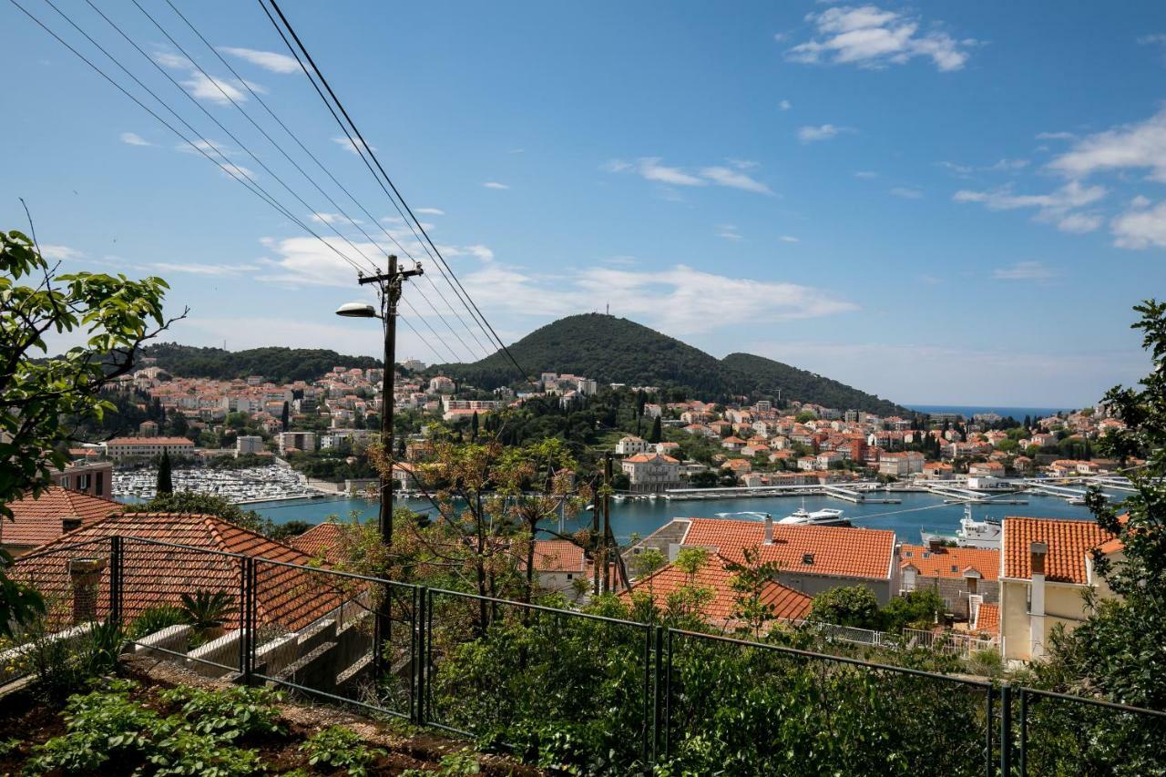 Mini Apartment Petra - Rooms Purple & Green With Kitchen And Garden Dubrovnik Bagian luar foto
