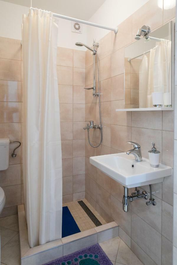 Mini Apartment Petra - Rooms Purple & Green With Kitchen And Garden Dubrovnik Bagian luar foto