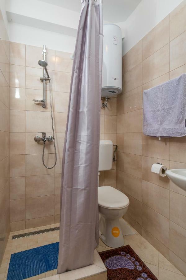 Mini Apartment Petra - Rooms Purple & Green With Kitchen And Garden Dubrovnik Bagian luar foto