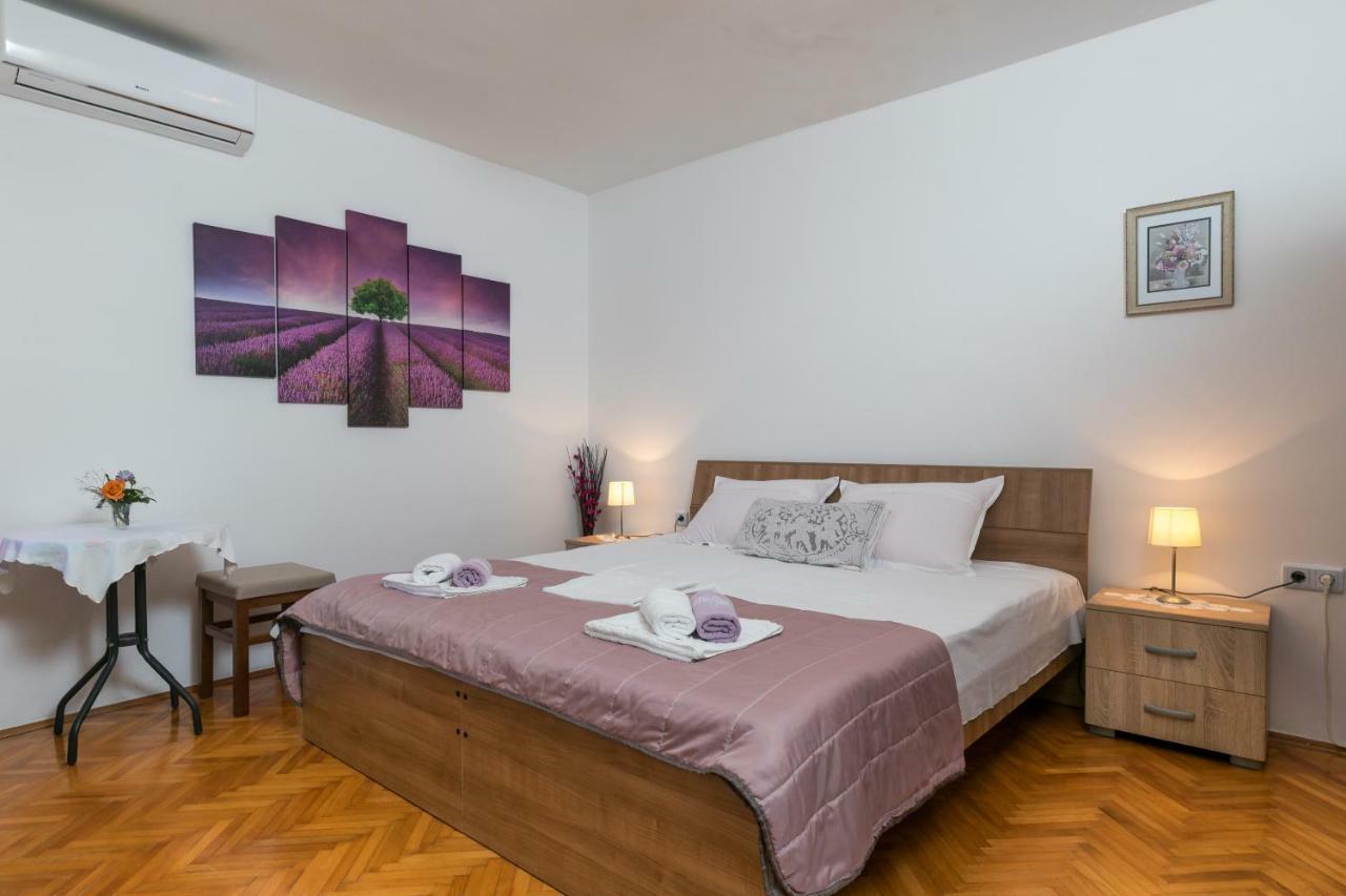 Mini Apartment Petra - Rooms Purple & Green With Kitchen And Garden Dubrovnik Bagian luar foto