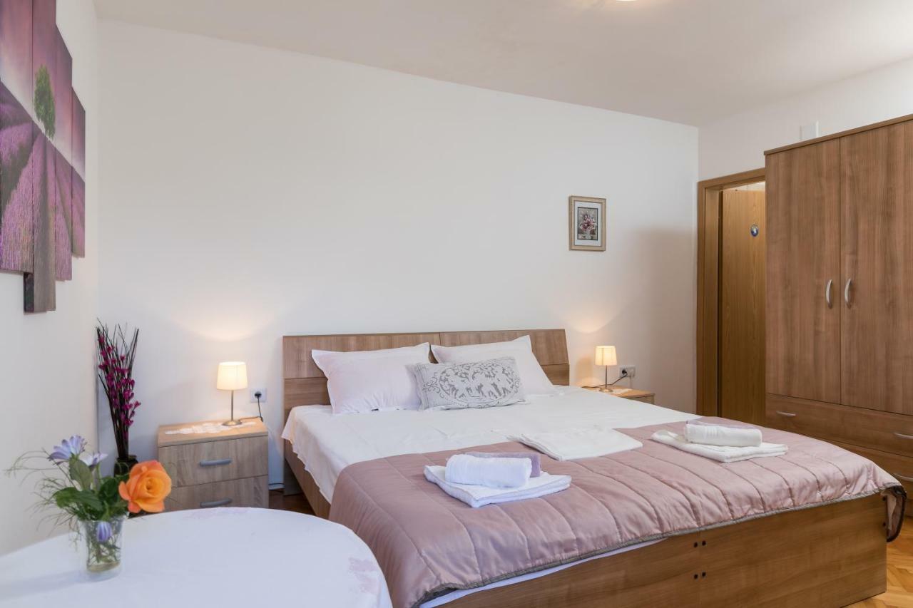 Mini Apartment Petra - Rooms Purple & Green With Kitchen And Garden Dubrovnik Bagian luar foto